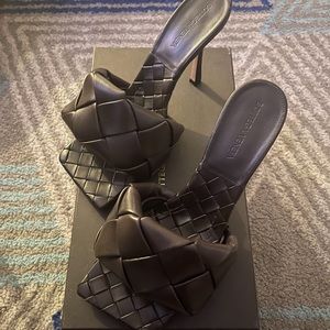 Brand new bottega venetta heels size 40